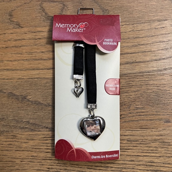 NEW!!! Memory Maker stretchy photo bookmark - Picture 1 of 7